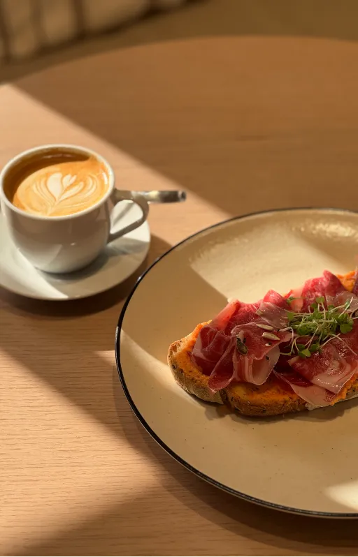 Brunch y Café en restaurante El_PatioLa Hacienda en Torrelodones