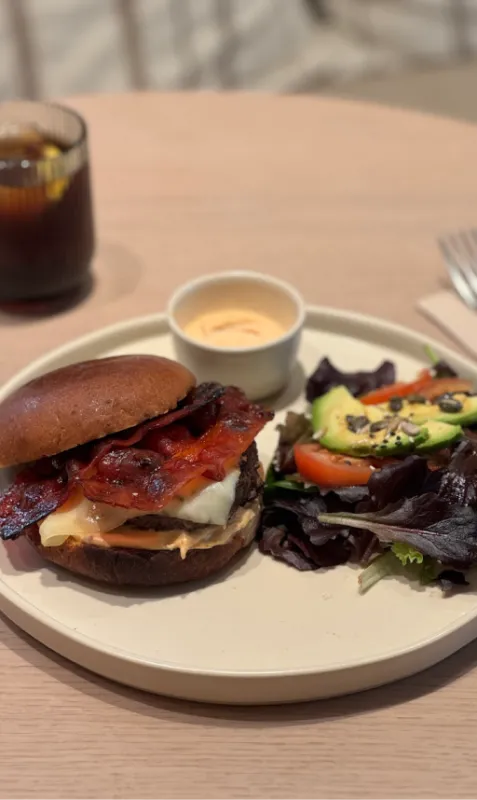 Cena de restaurante El_Patio La Hacienda en Torrelodones