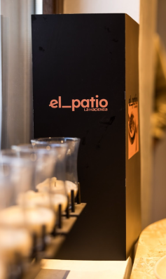 Detalle en comedor del restaurante El_Patio La Hacienda en Torrelodones